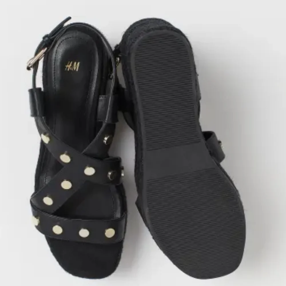👣H & M York Metal Studded Espadrilles